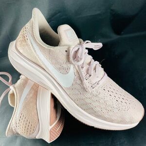 Mint Condition Beiige Sand NIKE PEGASUS 35 Womens 8.5 US 40 EUR Running Shoes